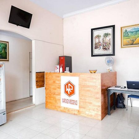 Waringin Residence Redpartner Medan Exteriör bild