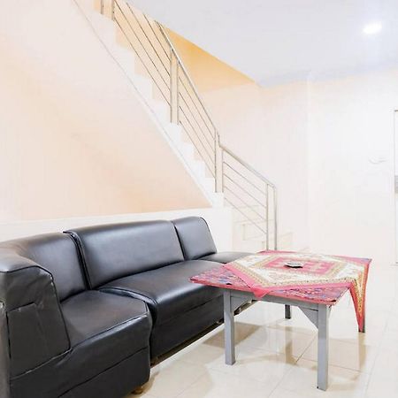 Waringin Residence Redpartner Medan Exteriör bild