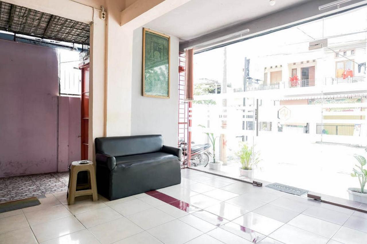 Waringin Residence Redpartner Medan Exteriör bild