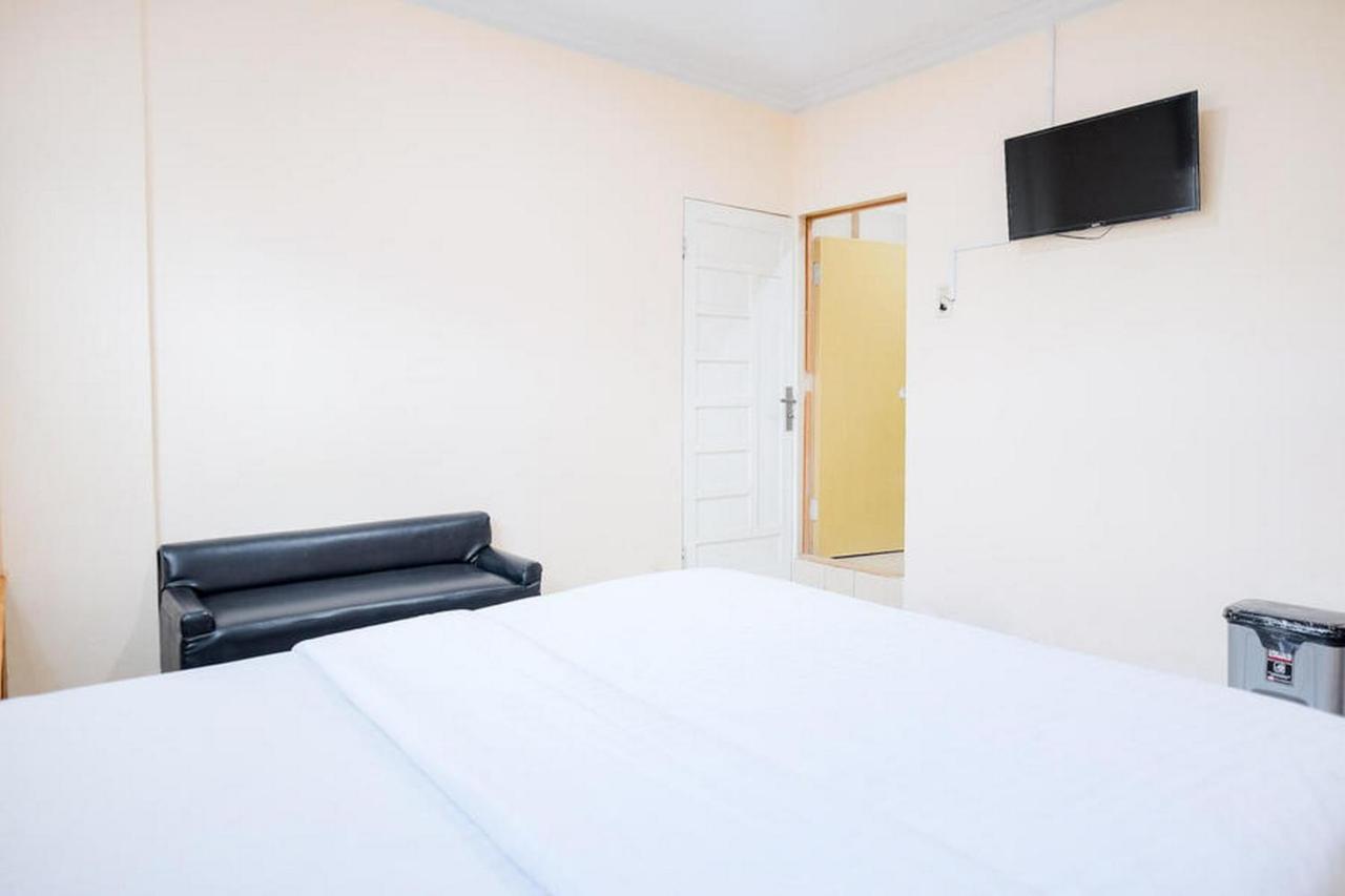Waringin Residence Redpartner Medan Exteriör bild
