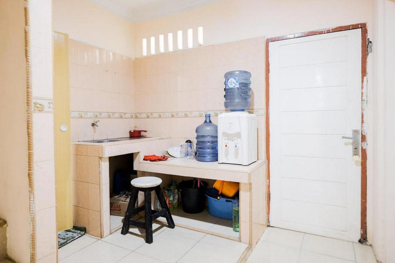 Waringin Residence Redpartner Medan Exteriör bild