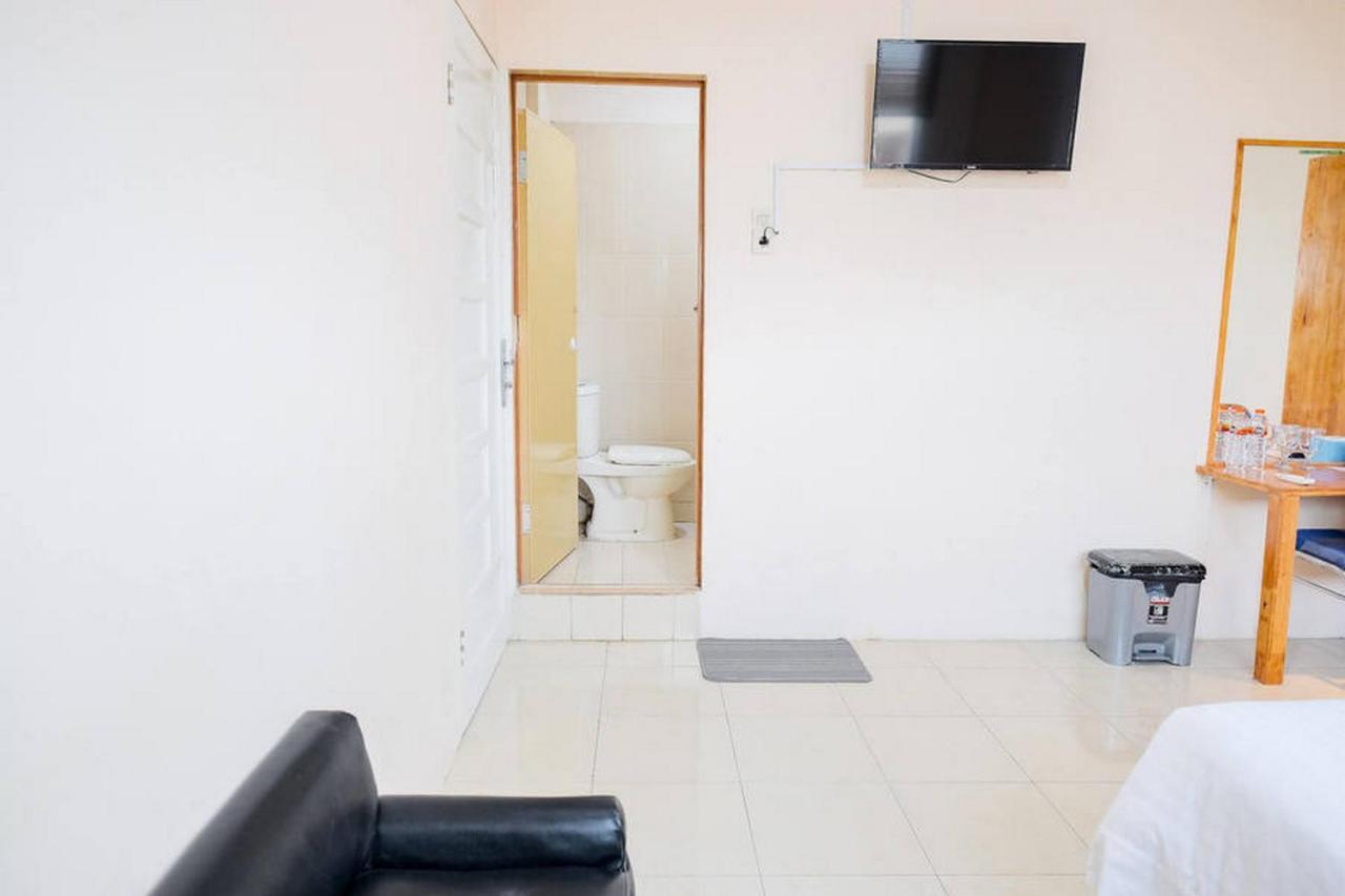 Waringin Residence Redpartner Medan Exteriör bild