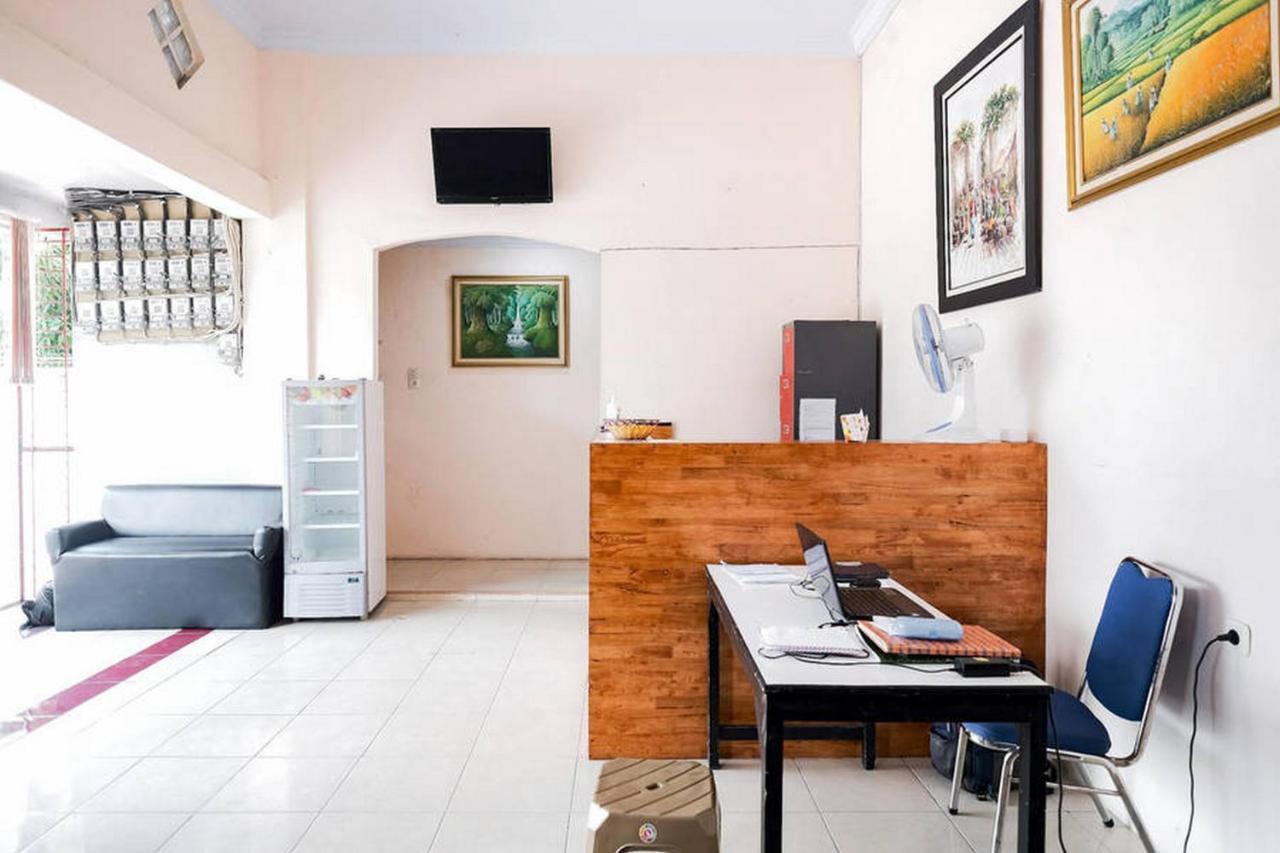 Waringin Residence Redpartner Medan Exteriör bild