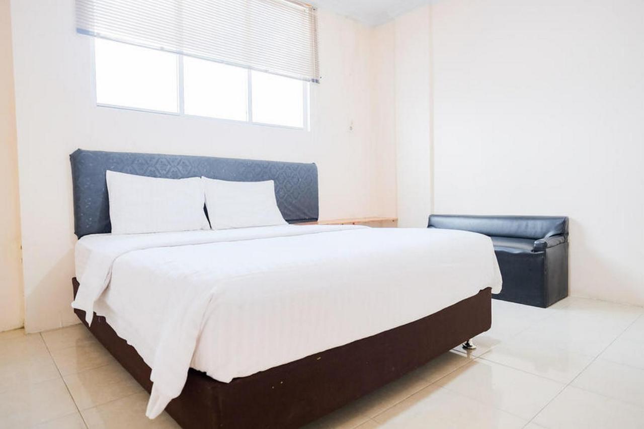 Waringin Residence Redpartner Medan Exteriör bild